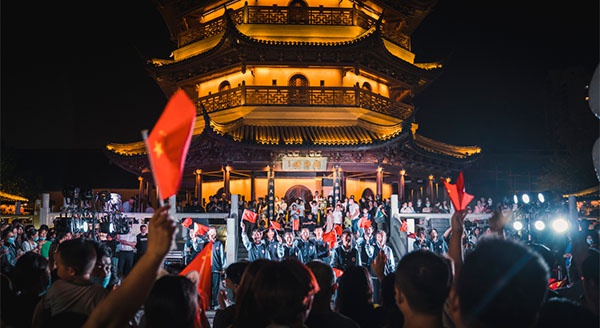 燃！快閃唱響《我和我的祖國》，國慶小長假樂游里運河！